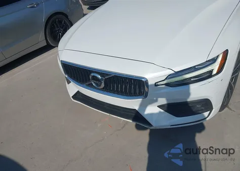 2021 Volvo S60 T5 Momentum z USA, uszkodzony, nr VIN 7JR102FK3MG093197